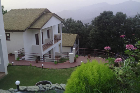 Binsar Hotels