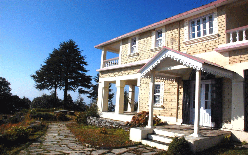 Grand Oak Manor in Binsar